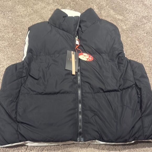 Black / white reversible vest! So soft! NWT - Picture 5 of 6